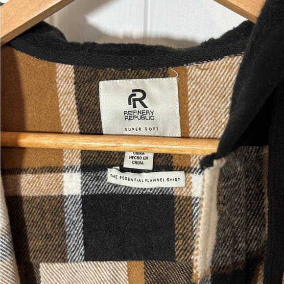 Refinery Republic Hooded Flannel Shacket - Picture 3 of 6